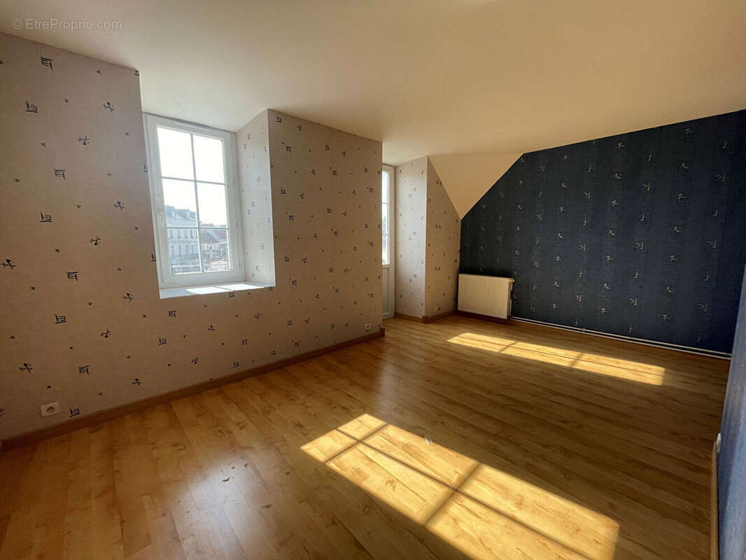 Appartement à COMMENTRY