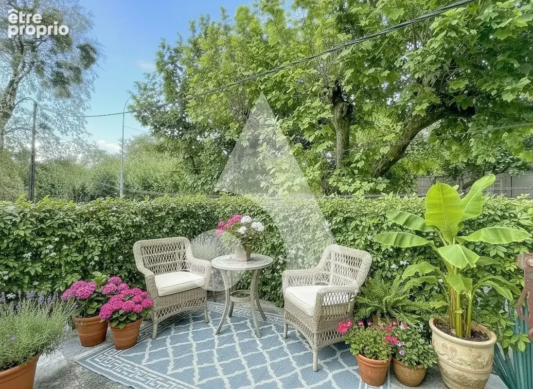 SAINTES rive gauche- Duplex terrasse à aménager - Saint Eutrope - photo 6