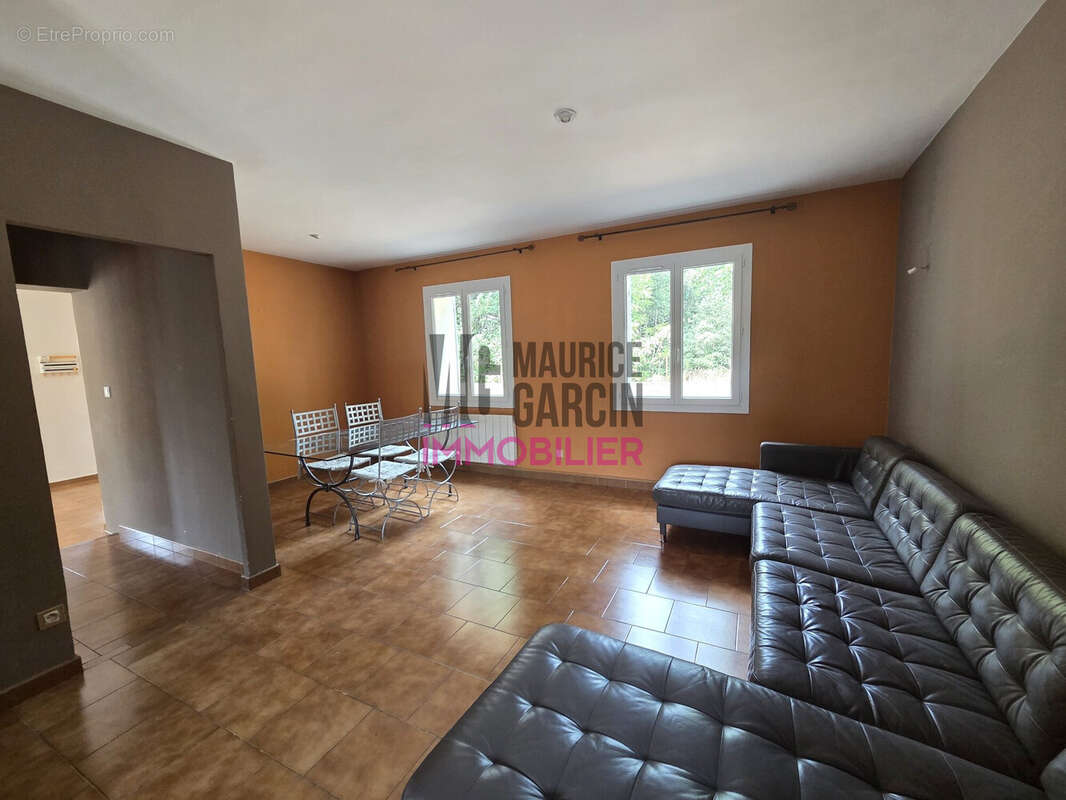 Maison 248 m² à Velleron  - photo 4