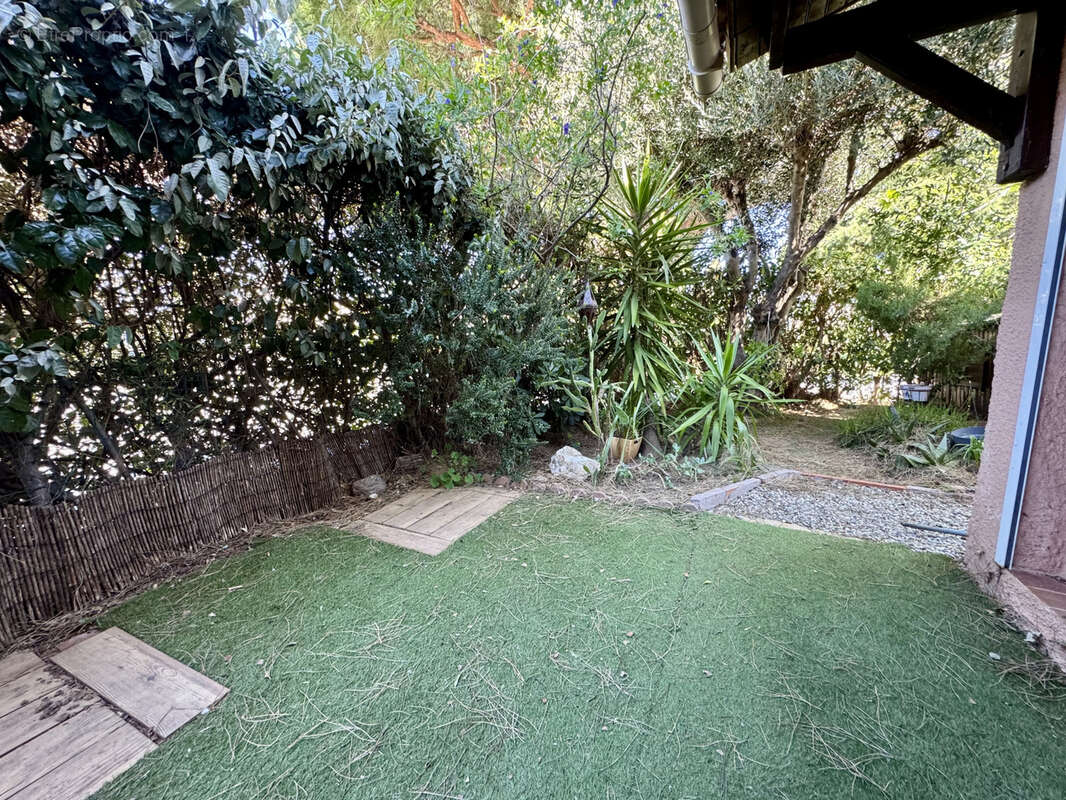 Appartement à LA LONDE-LES-MAURES