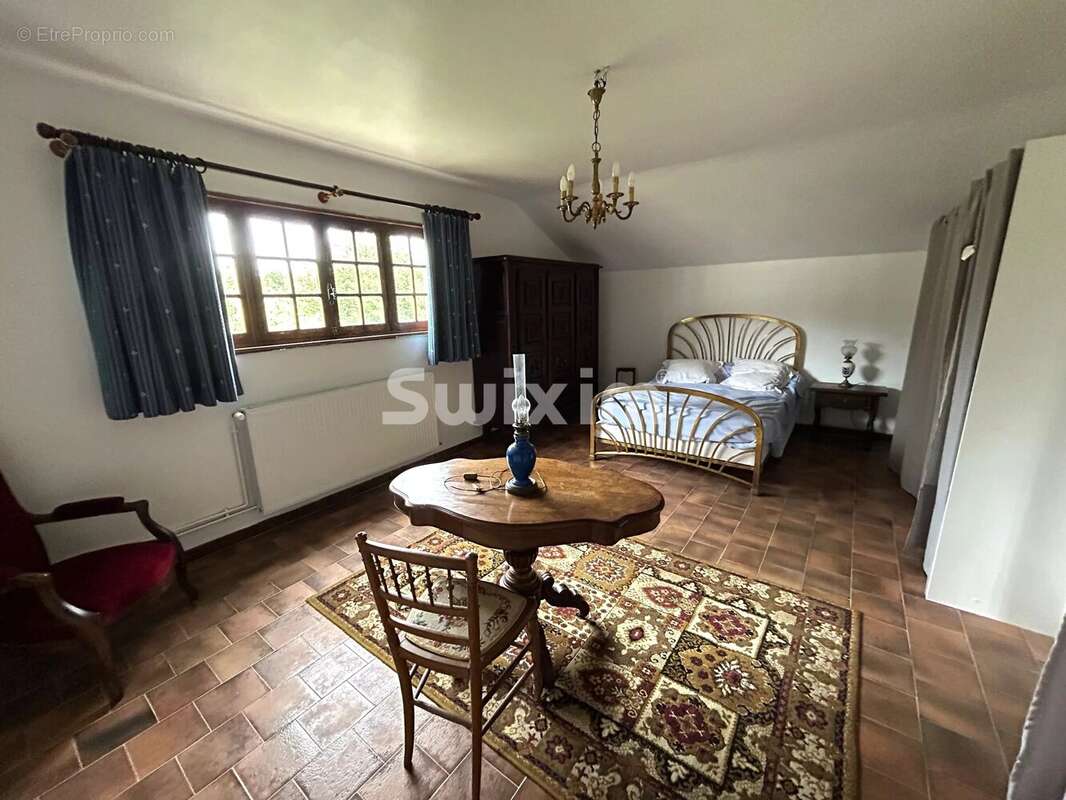 Maison à JOUX-LA-VILLE