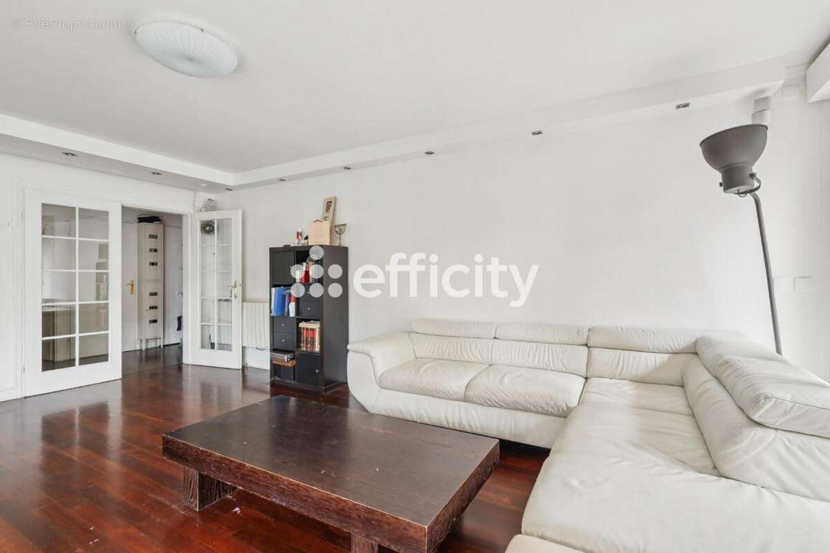 Appartement à MONTROUGE