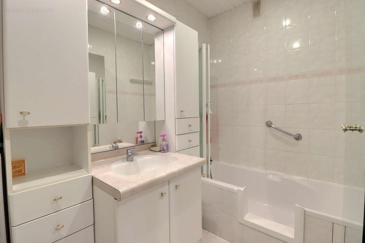 Exclusivite - residence standing - sejour 26 m2 - cave - parking - - photo 5