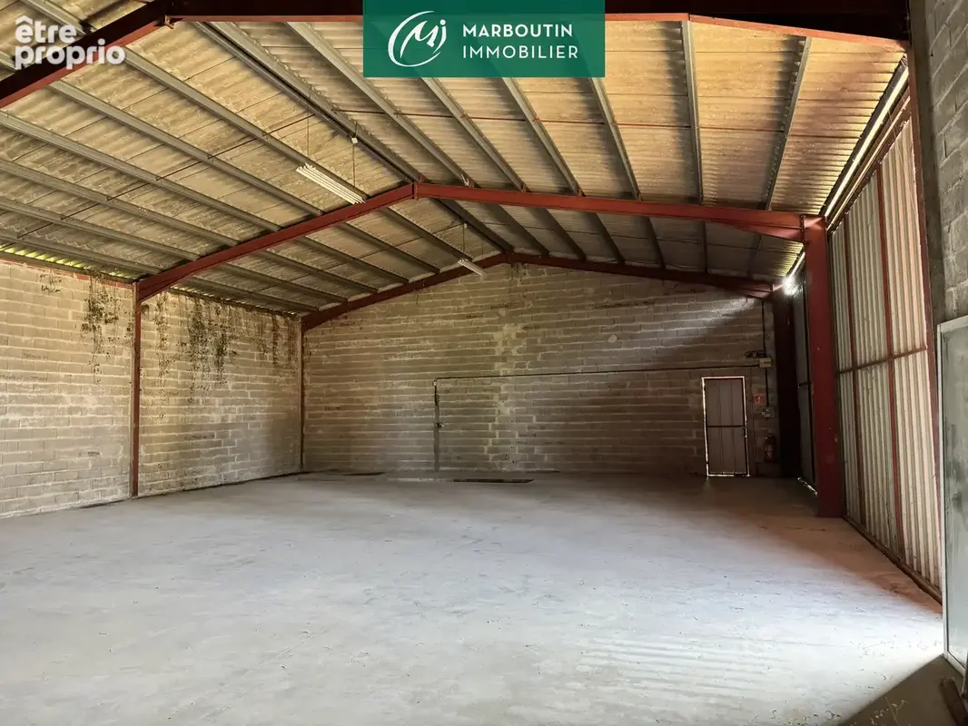 Hangar de 250 m2 et bureaux - photo 2