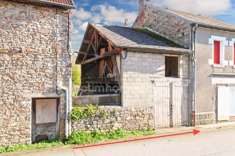 Maison à SAINT-HILAIRE-LA-TREILLE