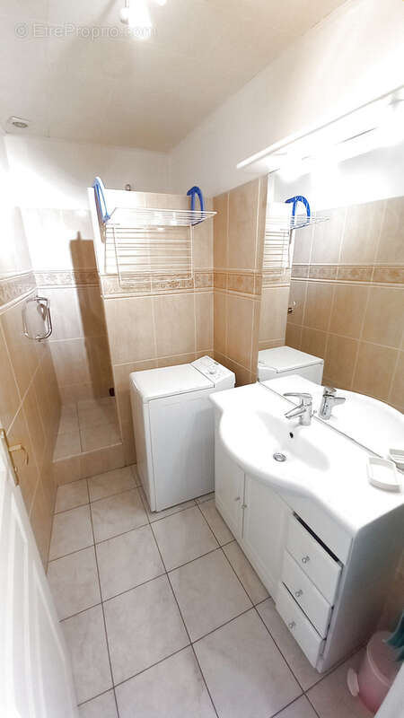 Appartement à LAMALOU-LES-BAINS