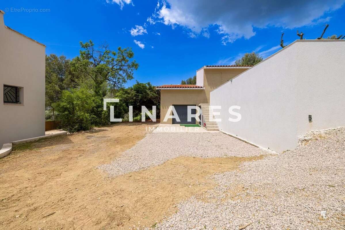 Maison à ROQUEVAIRE