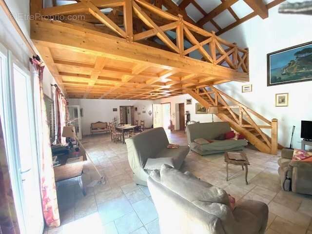 Maison à SOLLIES-PONT