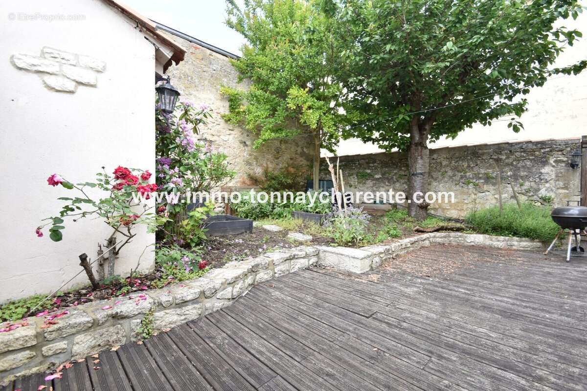 Maison à TONNAY-CHARENTE