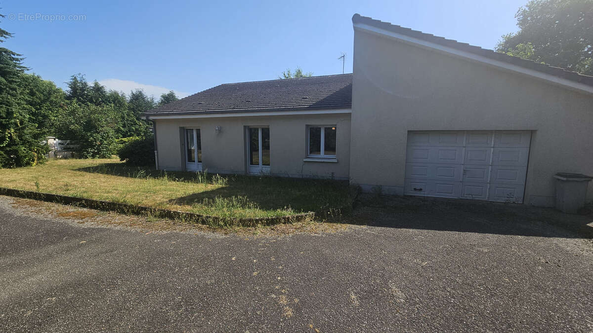 Maison à LE DORAT