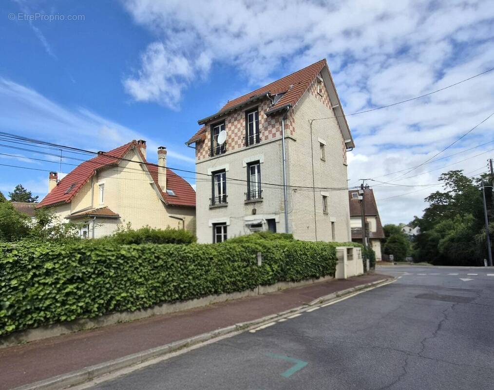 Maison à LA FRETTE-SUR-SEINE