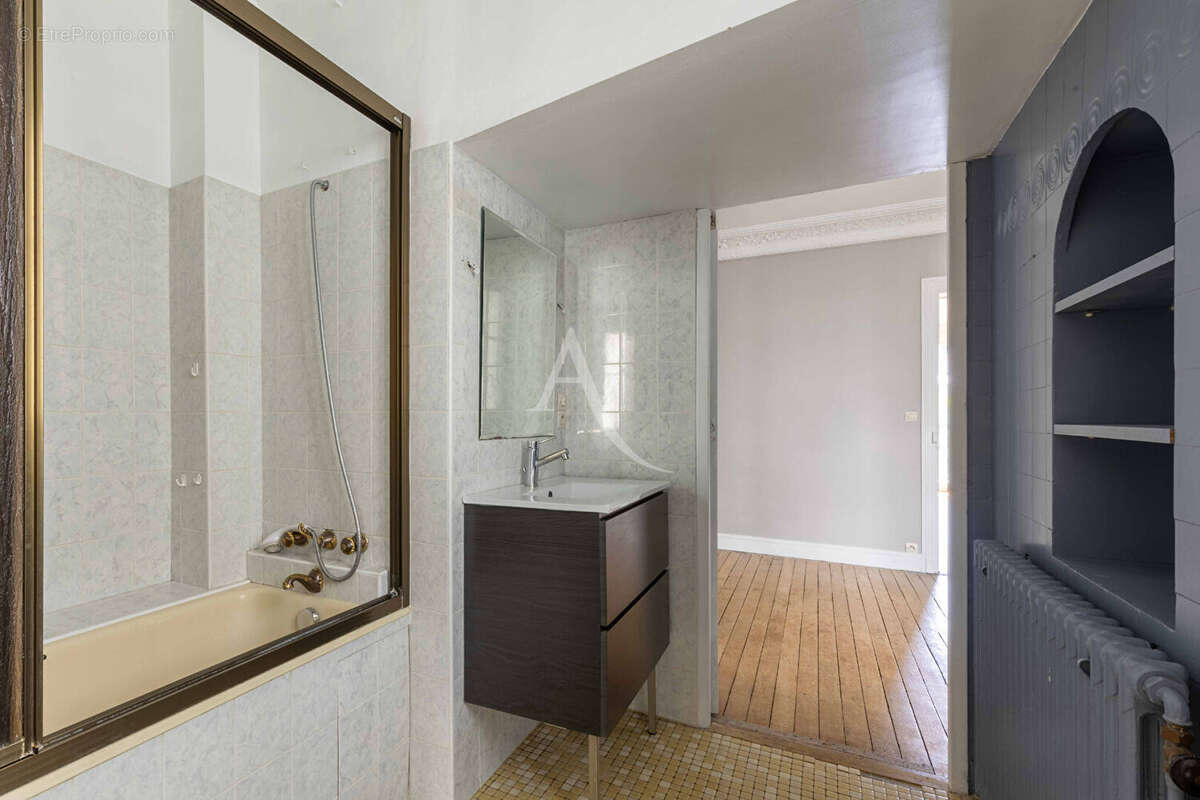 Appartement à PARIS-11E