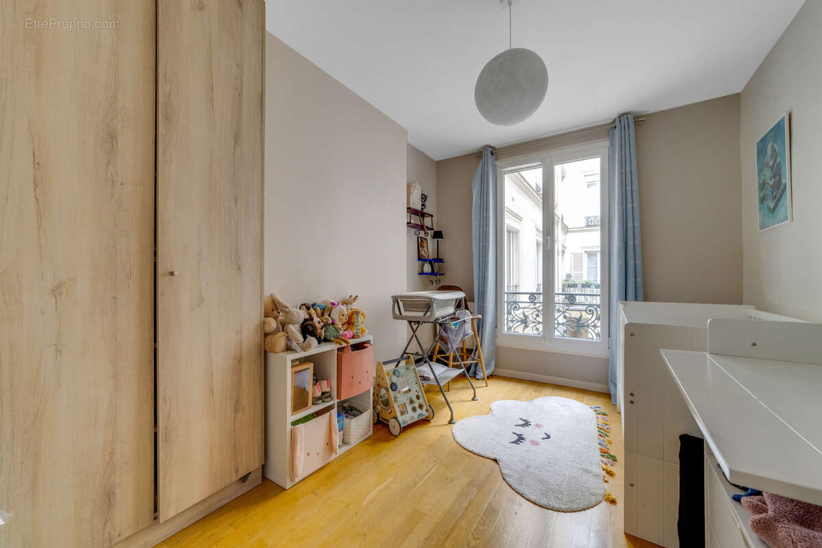 Appartement à PARIS-11E