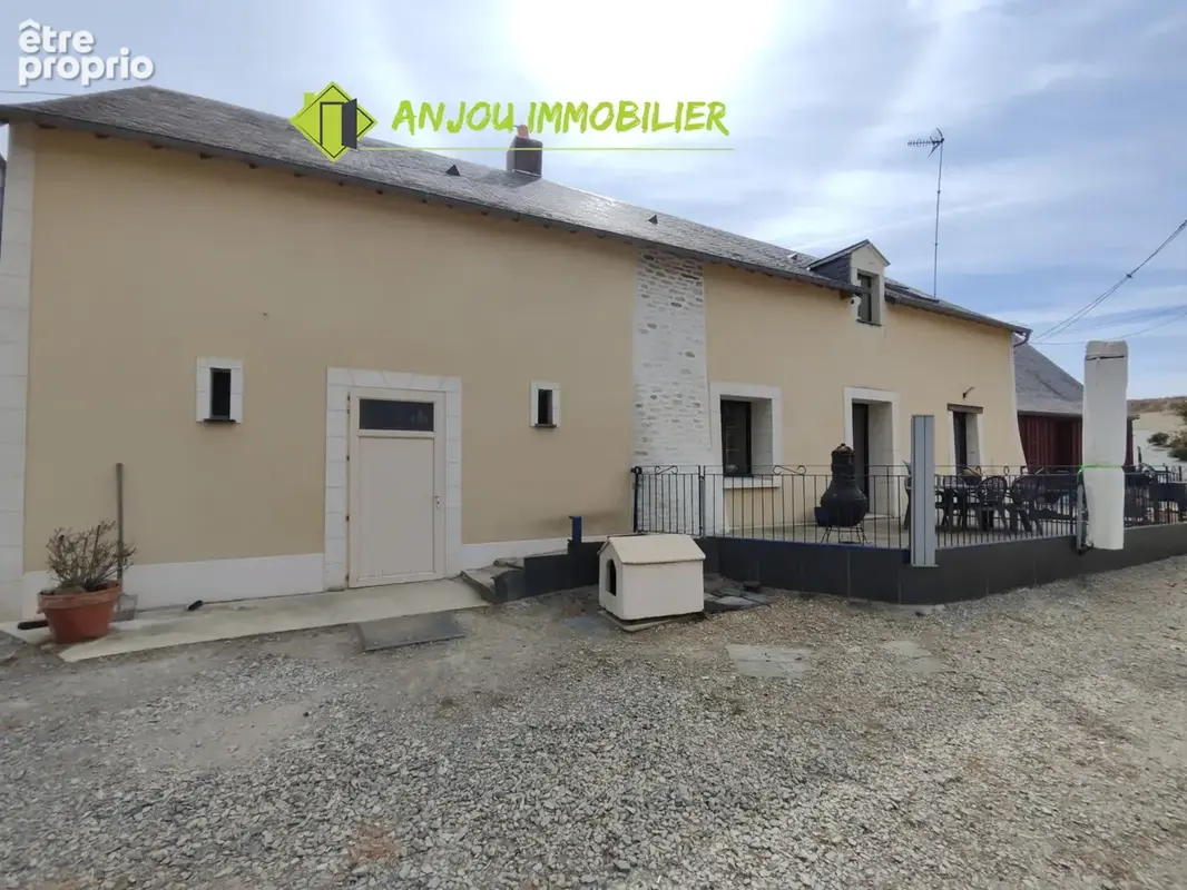 Maison de campagne avec dépendances et terrain - photo 3