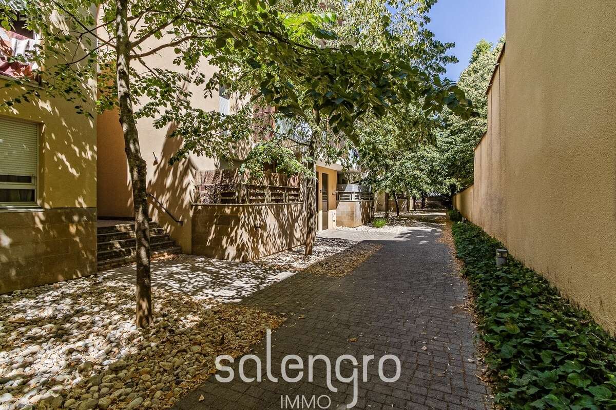 Appartement 65 m² à Villeurbanne  - photo 10