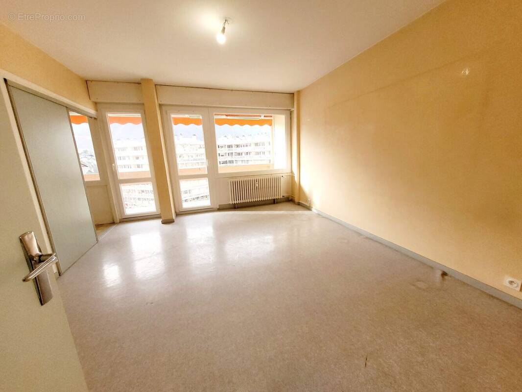 Appartement à SAINT-JEAN-DE-MAURIENNE