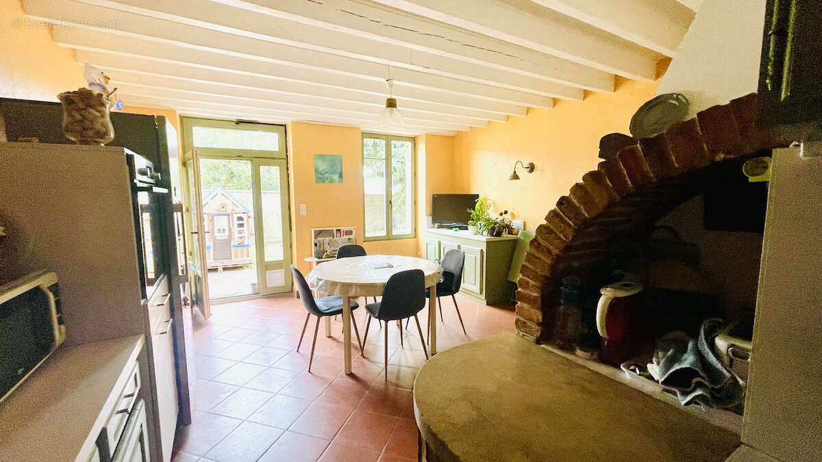 Maison à LANDIRAS