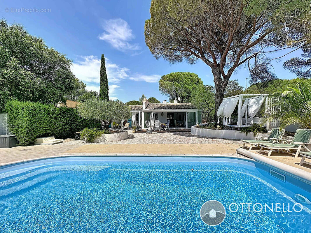 Maison à ROQUEBRUNE-SUR-ARGENS