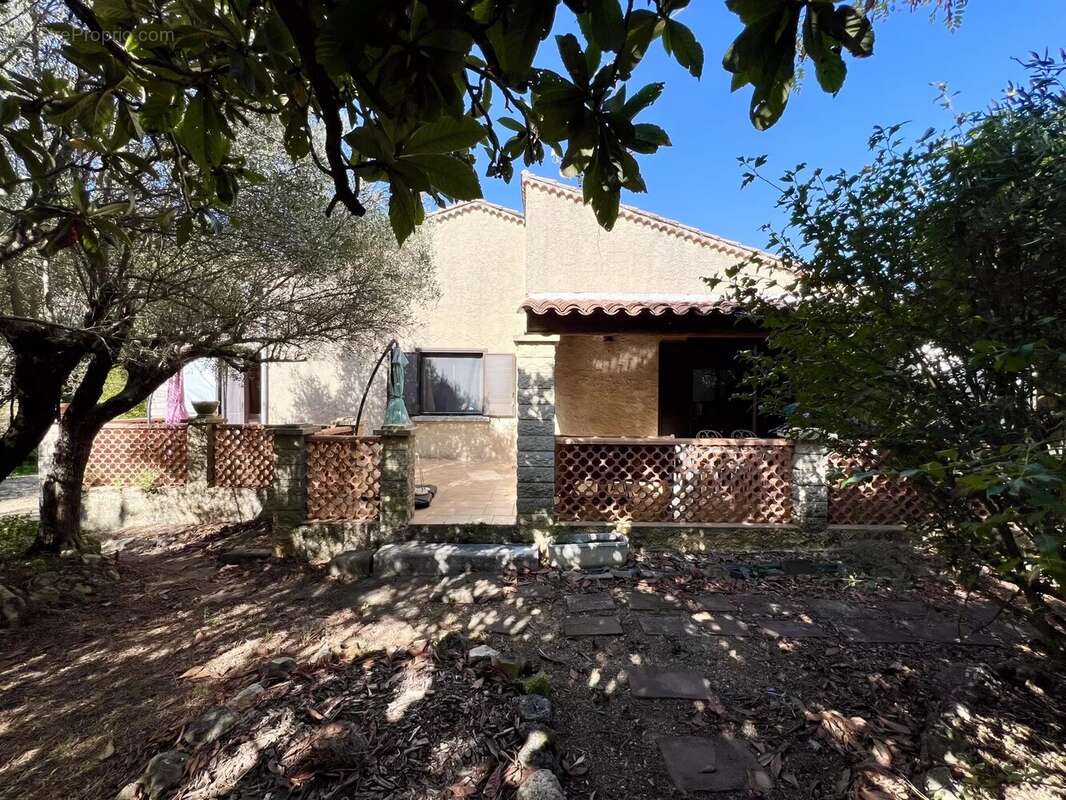 Maison à CAMPS-LA-SOURCE