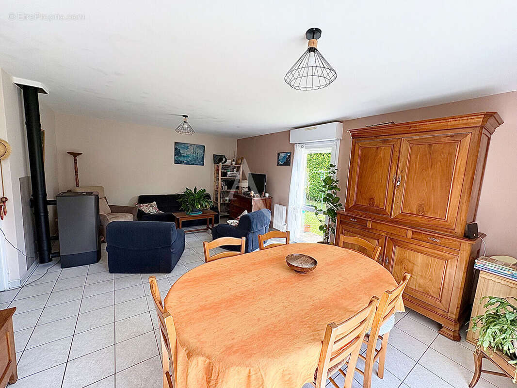 Maison à MONTMORILLON