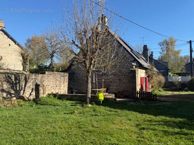 Maison à PEYRELEVADE