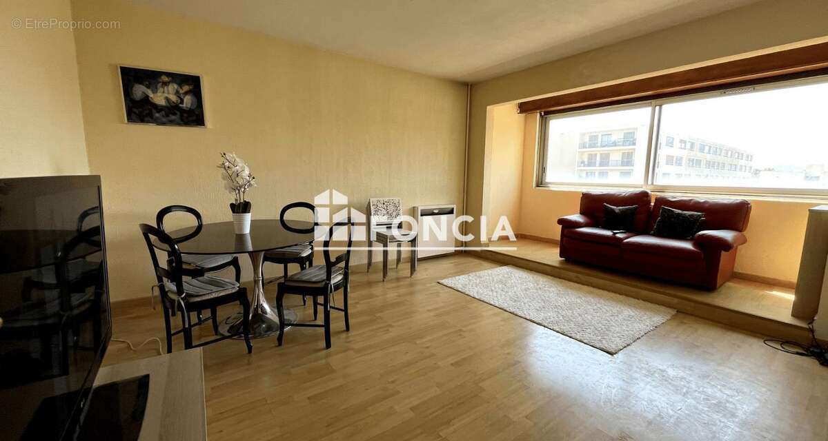 Appartement à HYERES