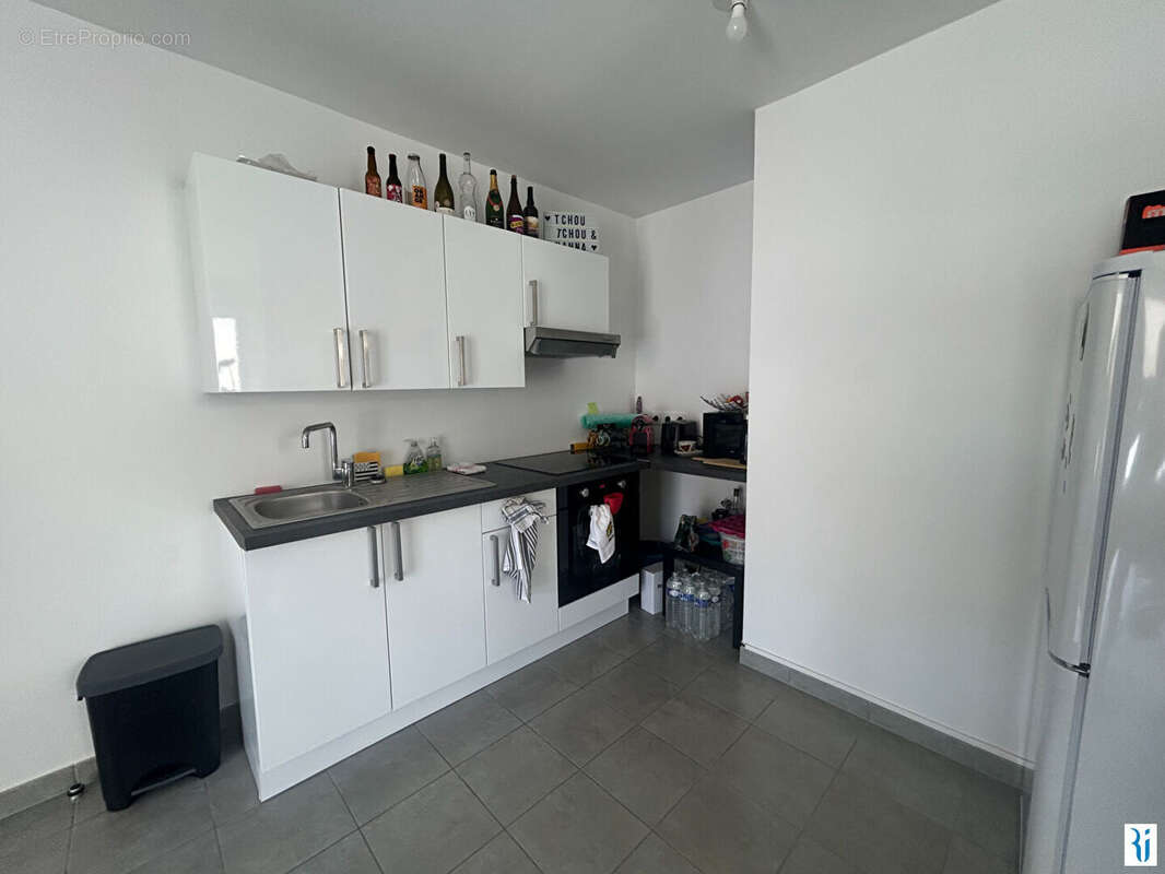 A vendre secteur Docks appartement F3 avec balcon et parking. - photo 6
