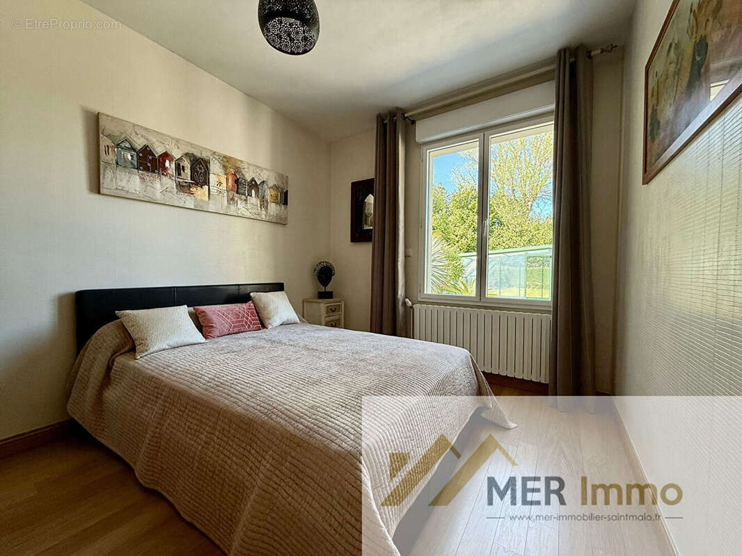 CANCALE - Maison d'exception avec vue sur la baie, 5 chambres, piscine chauffée, multiples terrasses - photo 4