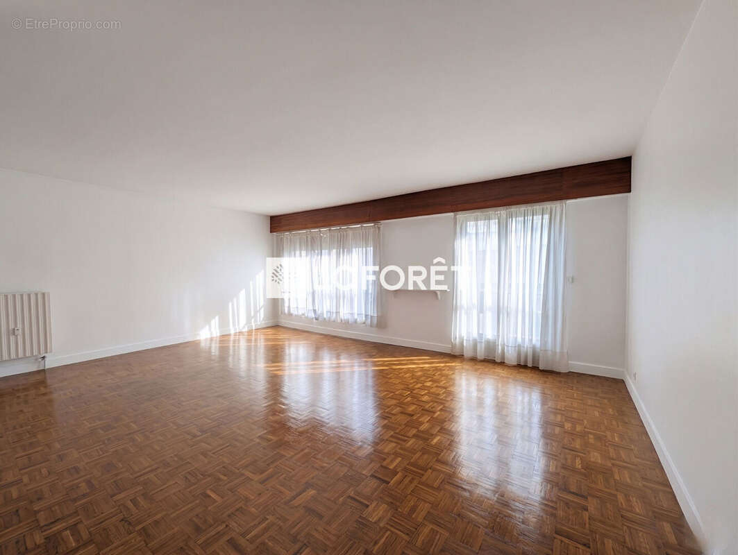 Appartement à PARIS-14E