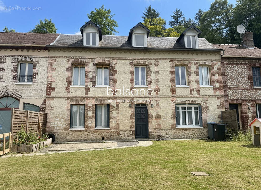 Maison à FRENEUSE