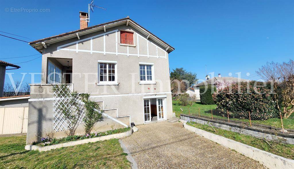 Maison à NEUVIC