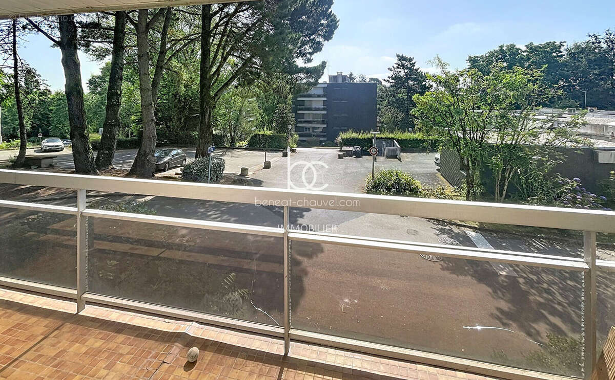 Vannes Le Bondon - Lumineux T2  avec Terrasse, Parking et Cave - photo 3