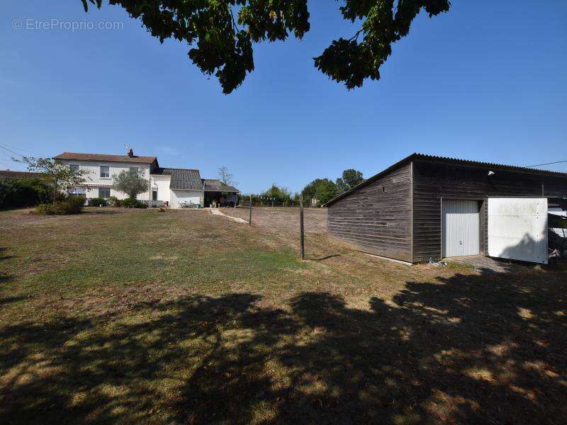 Appartement à ARGENTON-CHATEAU