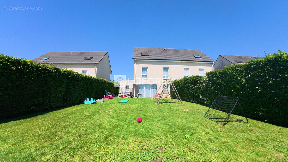 Maison à RONCHEROLLES-SUR-LE-VIVIER