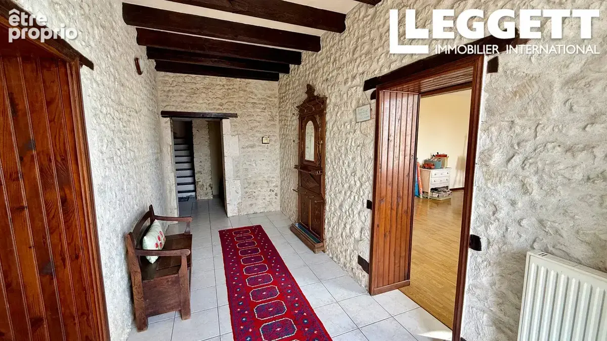 Une charmante ferme charantaise de 6 lits avec magnifique piscine et vues spectaculaires - photo 3