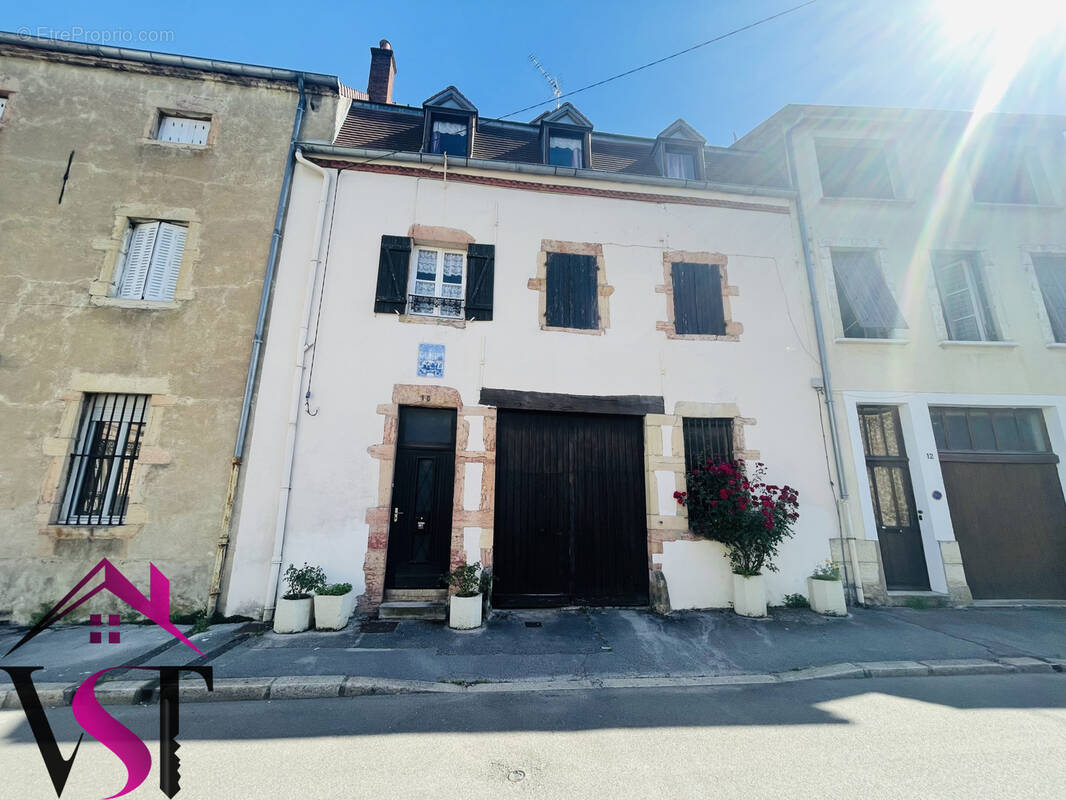 Maison à AUXONNE