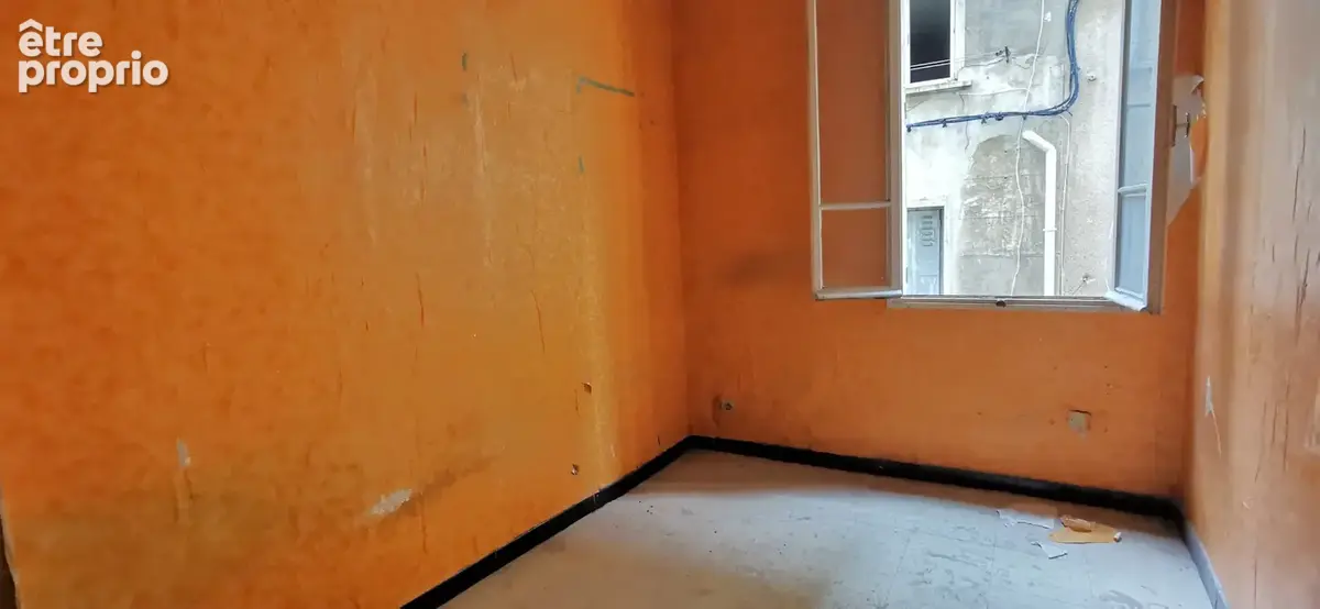 Aubagne - Centre historique - Vente appartement T2 au 1er étage d'un petit immeuble - photo 5
