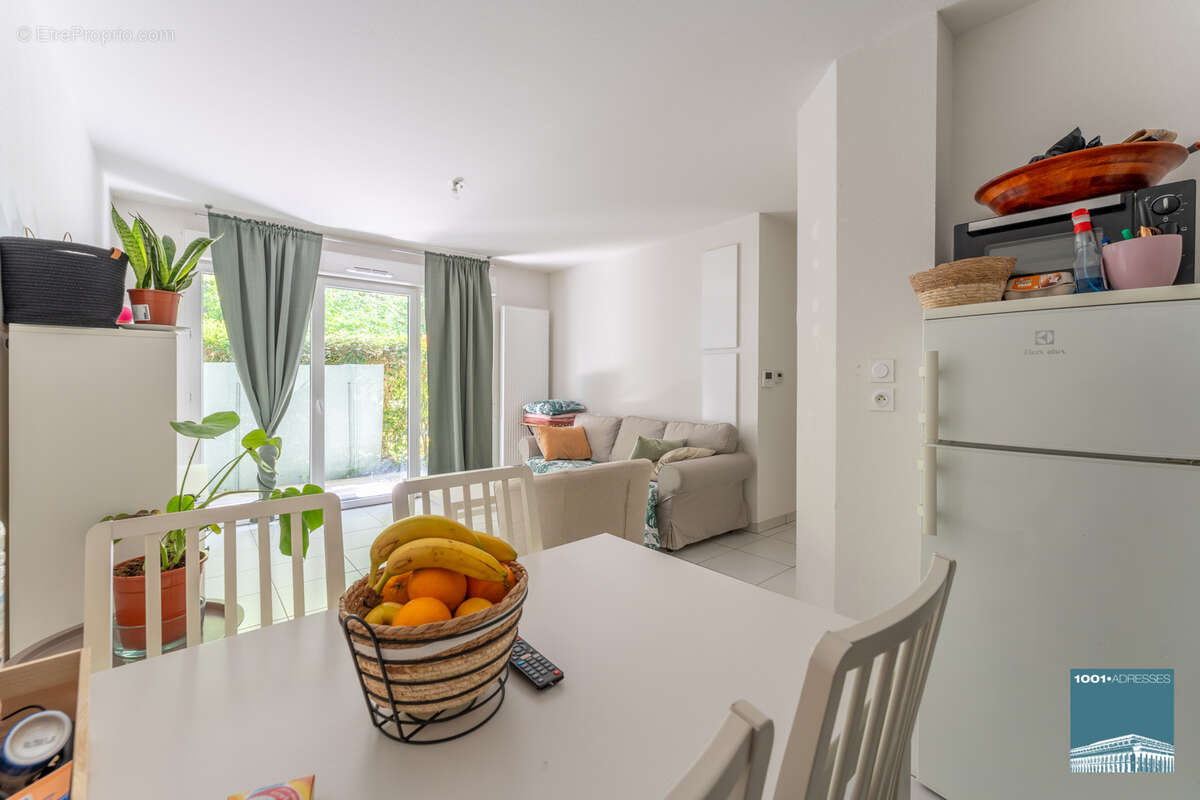 Appartement à PAREMPUYRE