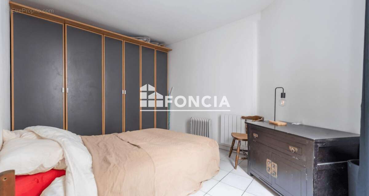 Appartement à PARIS-11E