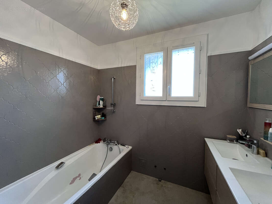 Appartement à SIX-FOURS-LES-PLAGES