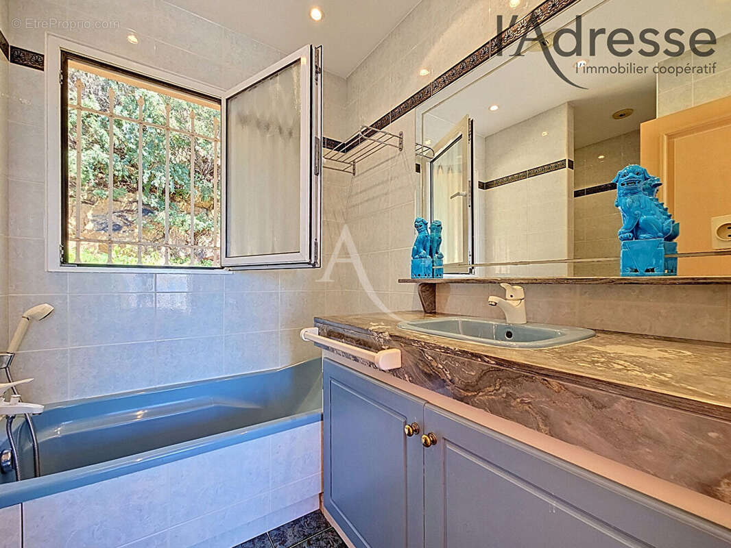 Villa d'exception sur les hauteurs de Mandelieu ! - photo 13