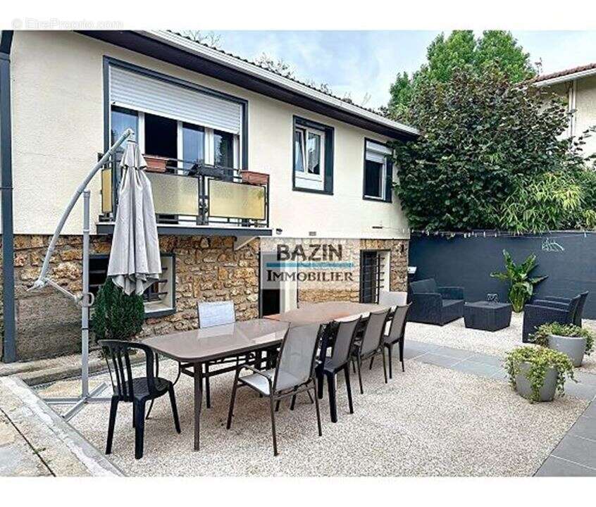 Maison à SAINTE-GENEVIEVE-DES-BOIS