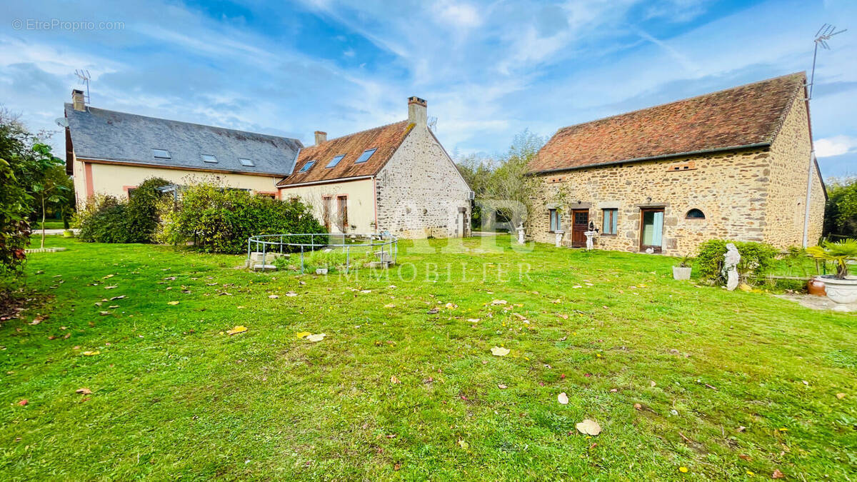 Maison à FRESNAY-SUR-SARTHE