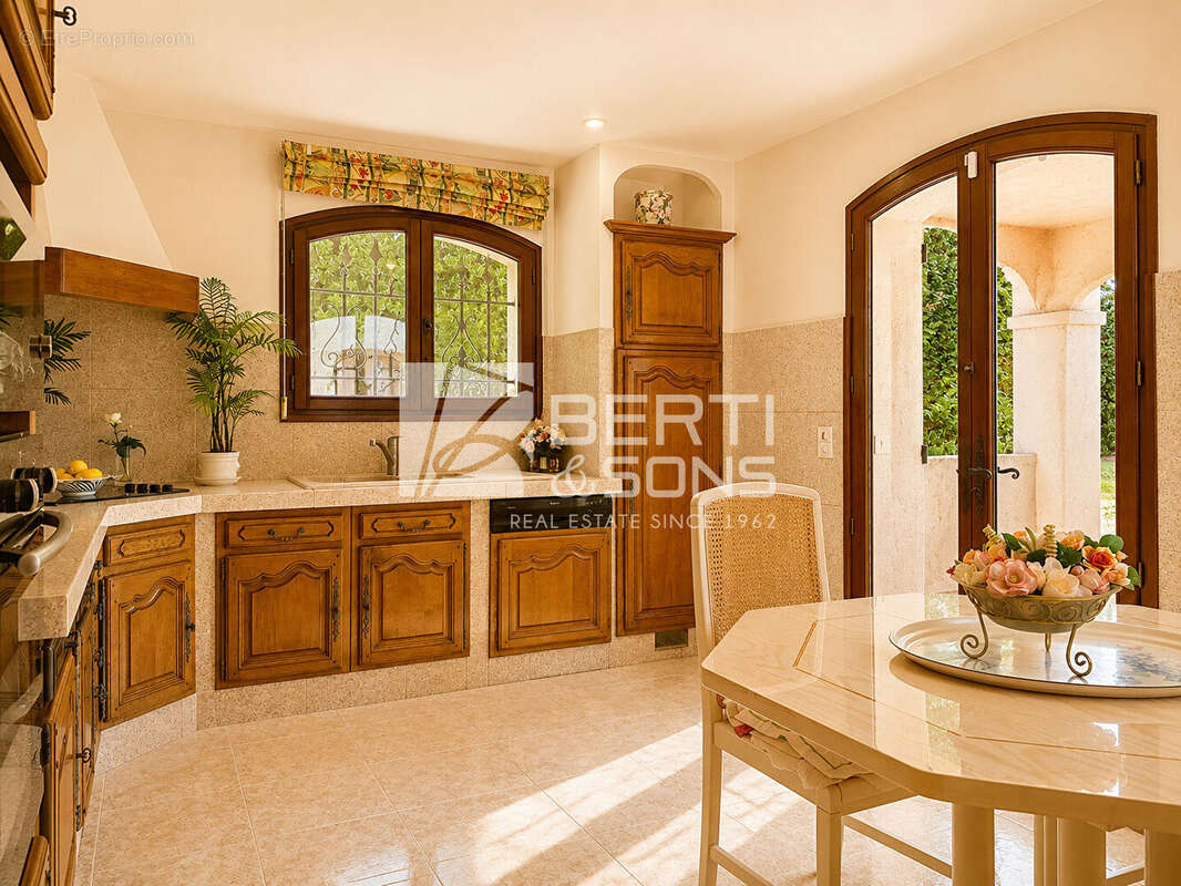 Maison à LES ADRETS-DE-L'ESTEREL
