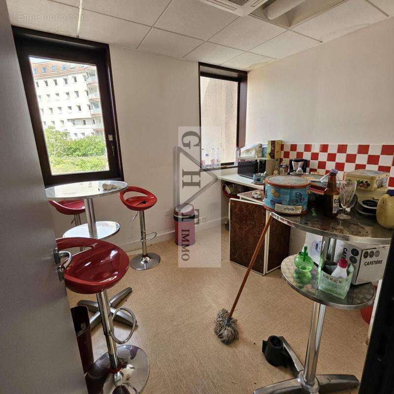 Exclusivite un local d'activite de 350m² / 660 000€ - photo 5