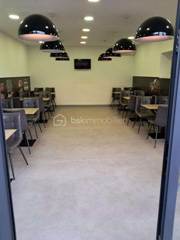 Commerce à MANDELIEU-LA-NAPOULE