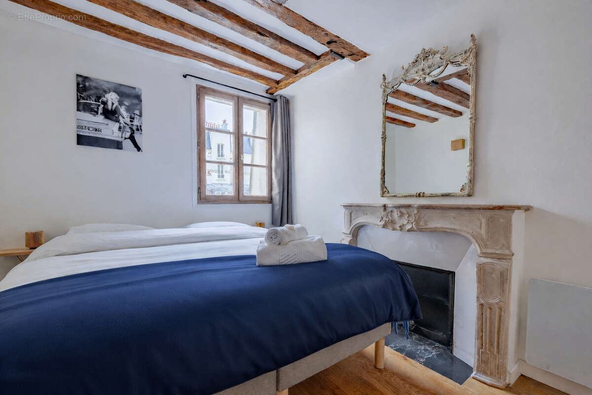 Appartement à PARIS-1E
