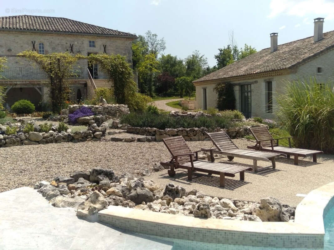 Maison à MONTAIGU-DE-QUERCY