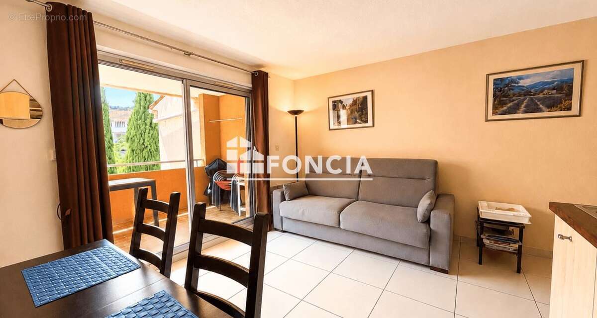 Appartement à LA CROIX-VALMER
