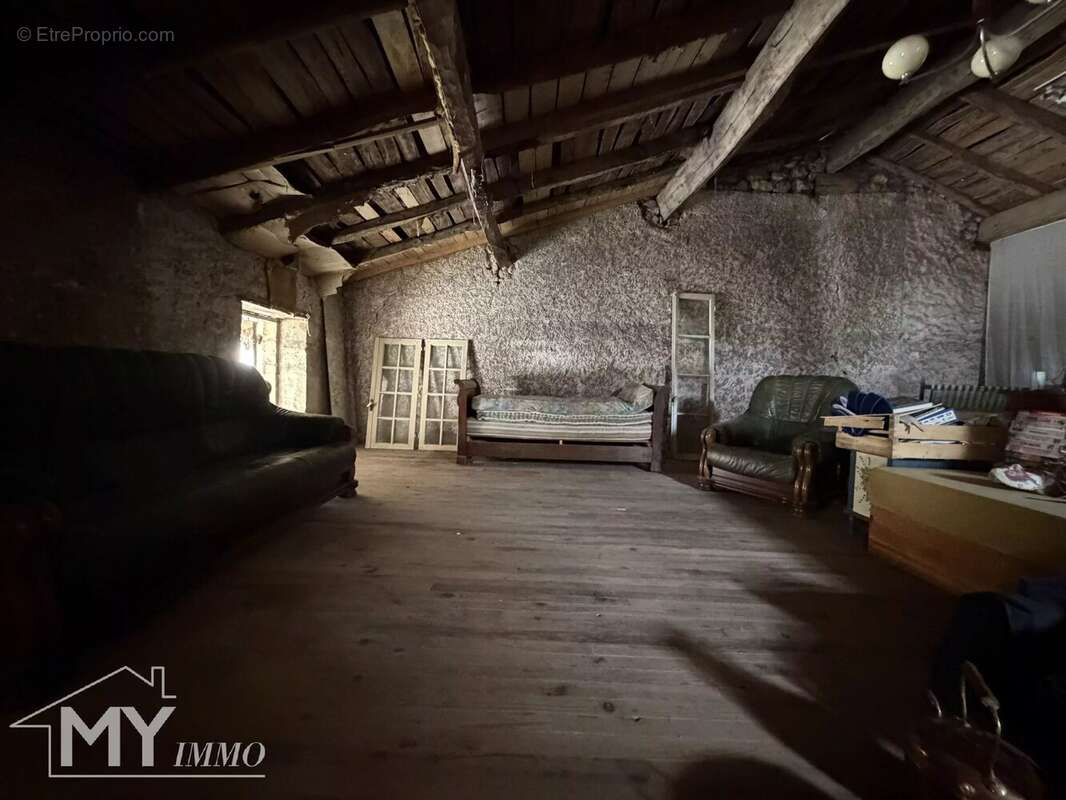 Maison à PESSAC-SUR-DORDOGNE